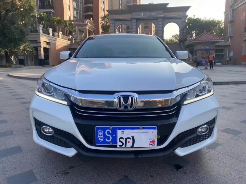 广州17年本田雅阁1