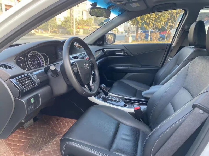 广州17年本田雅阁4