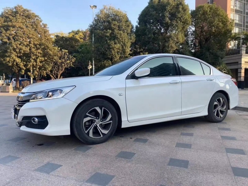 广州17年本田雅阁3