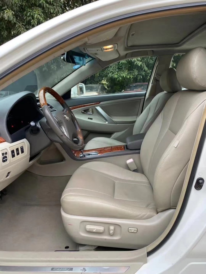 郑州07年丰田凯美瑞4