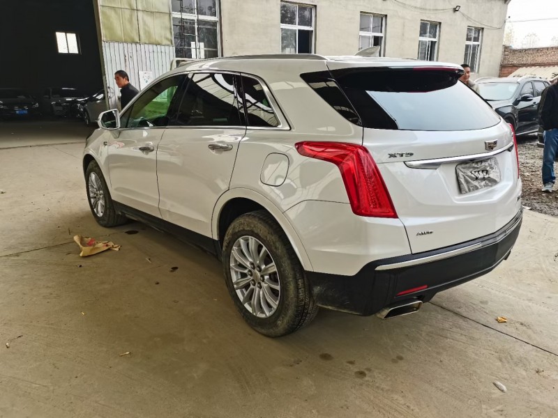 保定16年凯迪拉克XT54