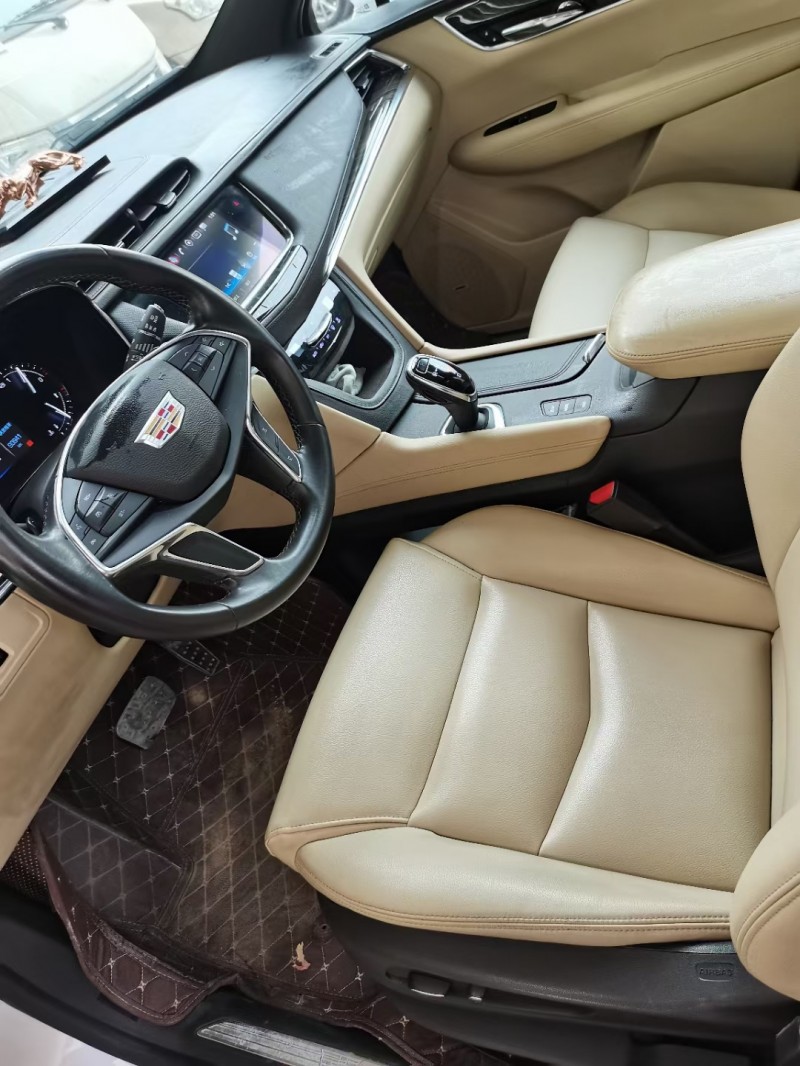 保定16年凯迪拉克XT58