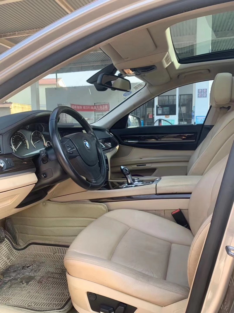 北京11年宝马7系3