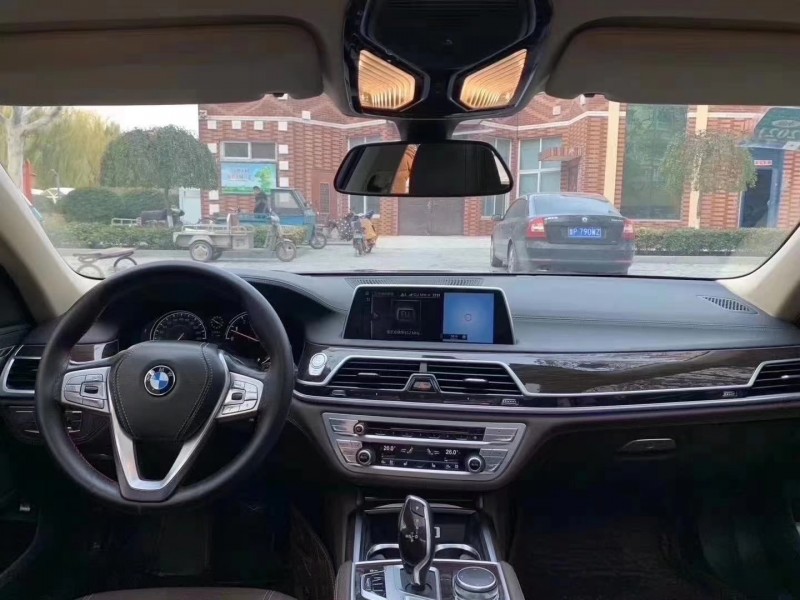 济南17年宝马7系5