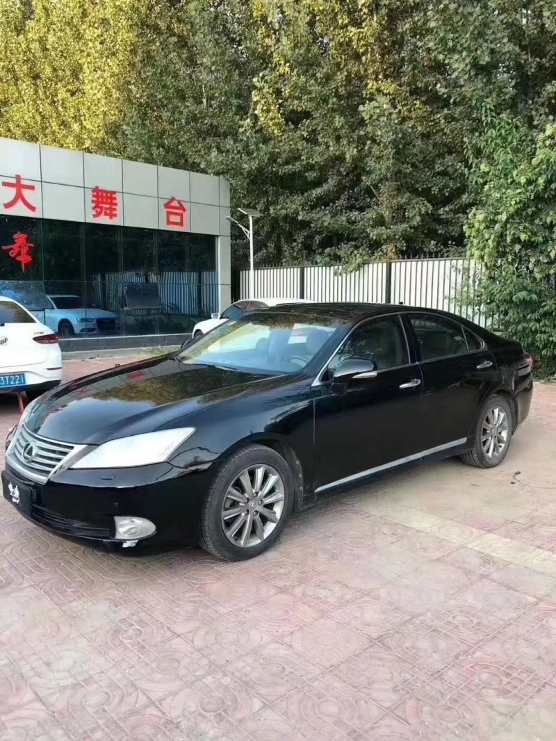 济宁10年雷克萨斯ES2