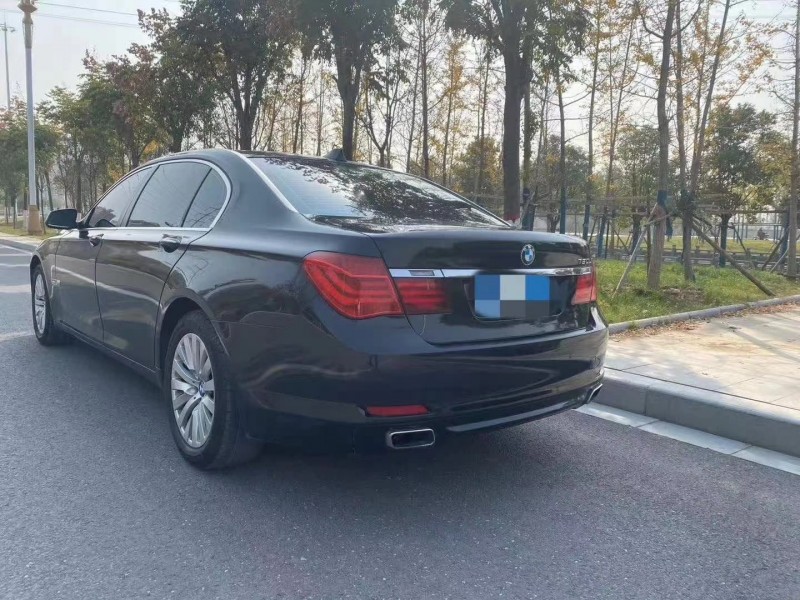 郑州10年宝马7系2