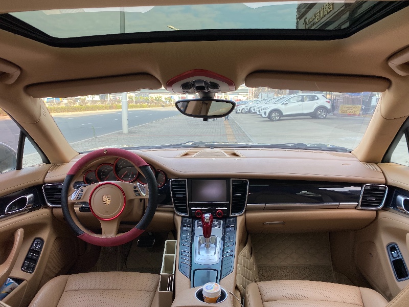 江门12年保时捷帕拉梅拉9