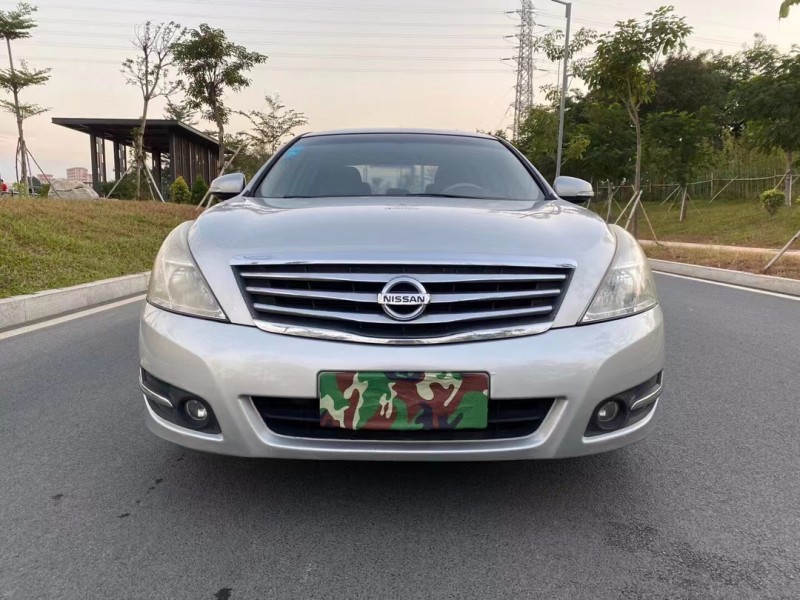 东莞09年日产天籁1