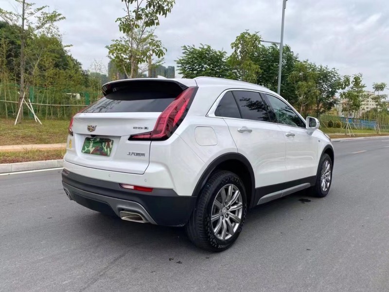 东莞20年凯迪拉克XT44