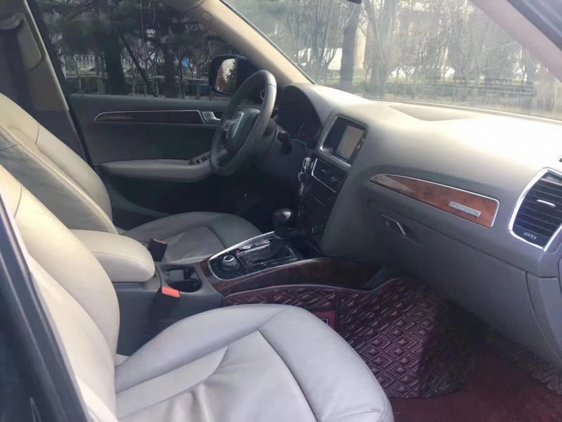 青岛11年奥迪Q56