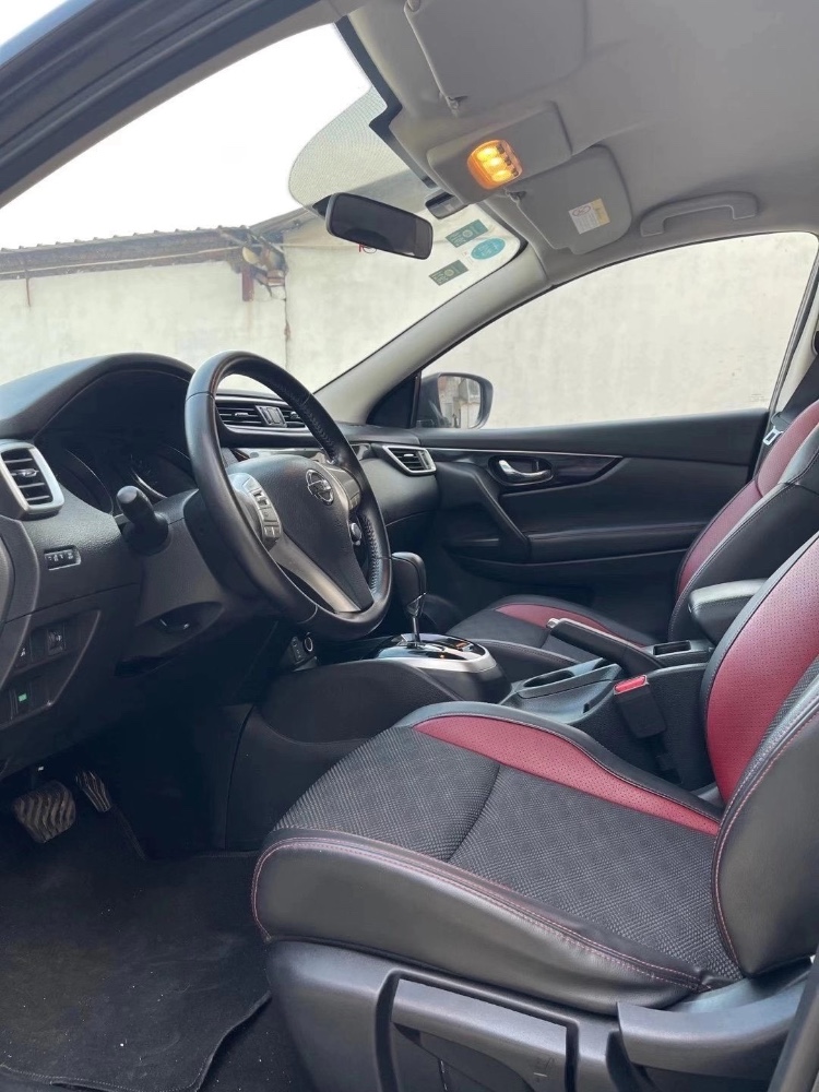 江门17年日产逍客3