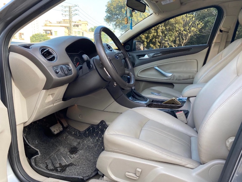 东莞12年福特蒙迪欧-致胜2