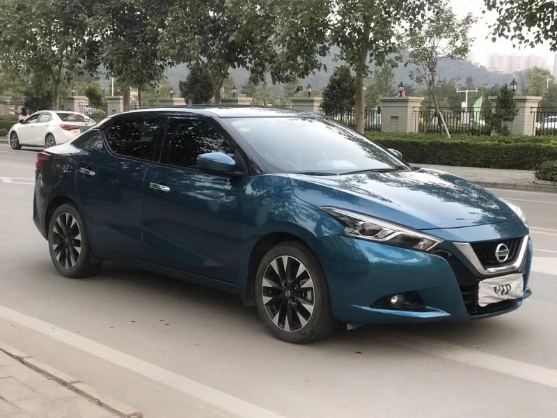 中山18年日产蓝鸟8