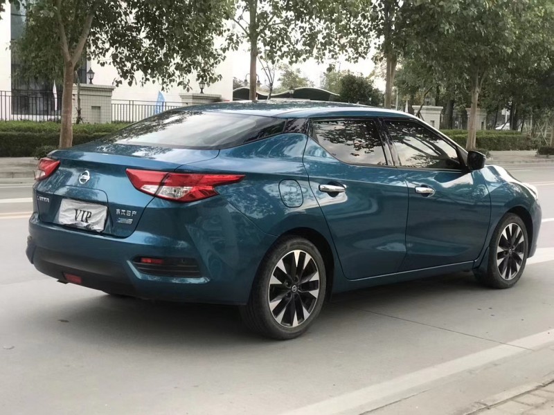 中山18年日产蓝鸟4