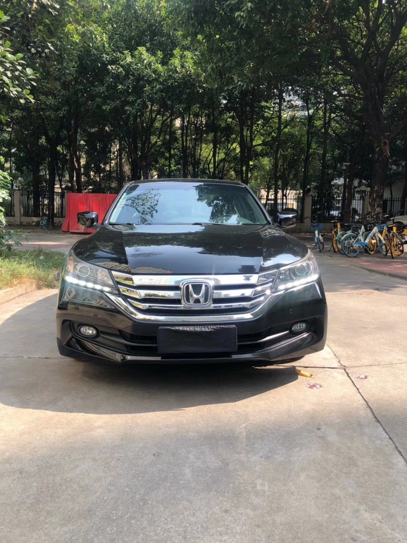 东莞17年本田雅阁9
