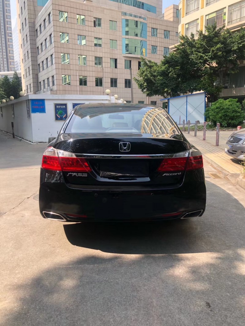 东莞17年本田雅阁6