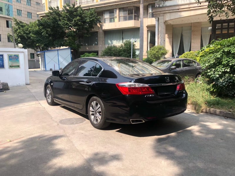 东莞17年本田雅阁4