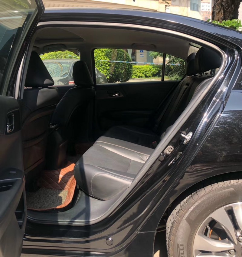 东莞17年本田雅阁2