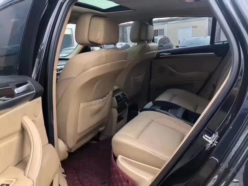 保定11年宝马X65