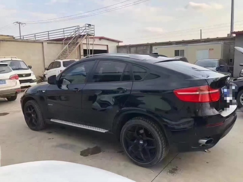 保定11年宝马X68