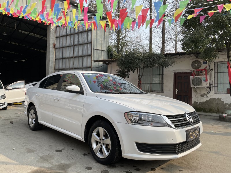 成都18年大众朗逸8