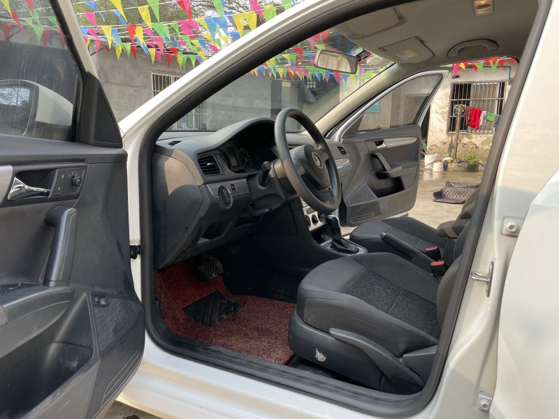 成都18年大众朗逸6