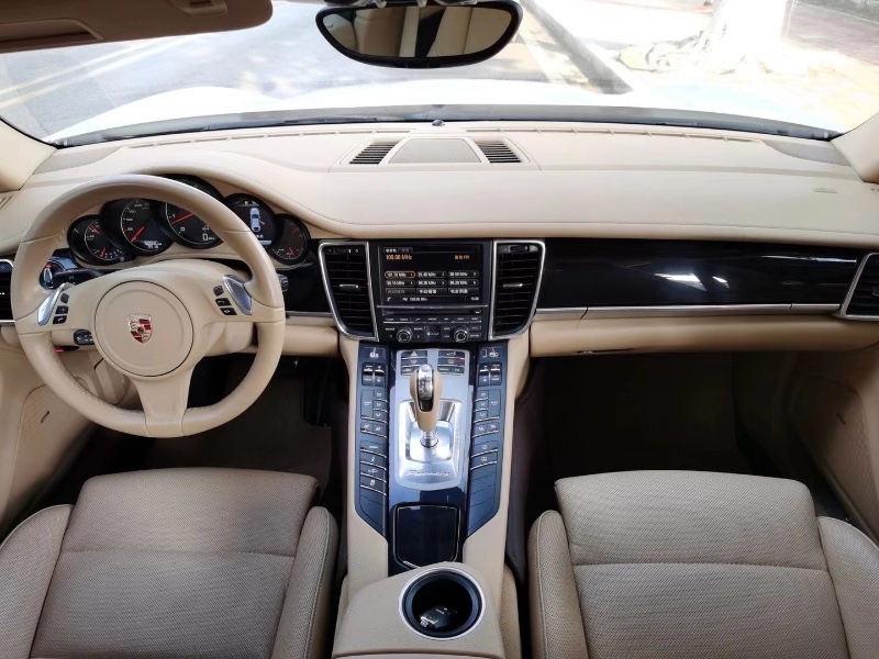 广州15年保时捷帕拉梅拉1