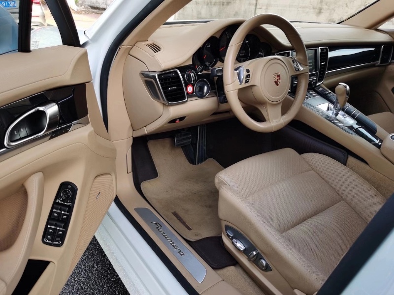 广州15年保时捷帕拉梅拉3