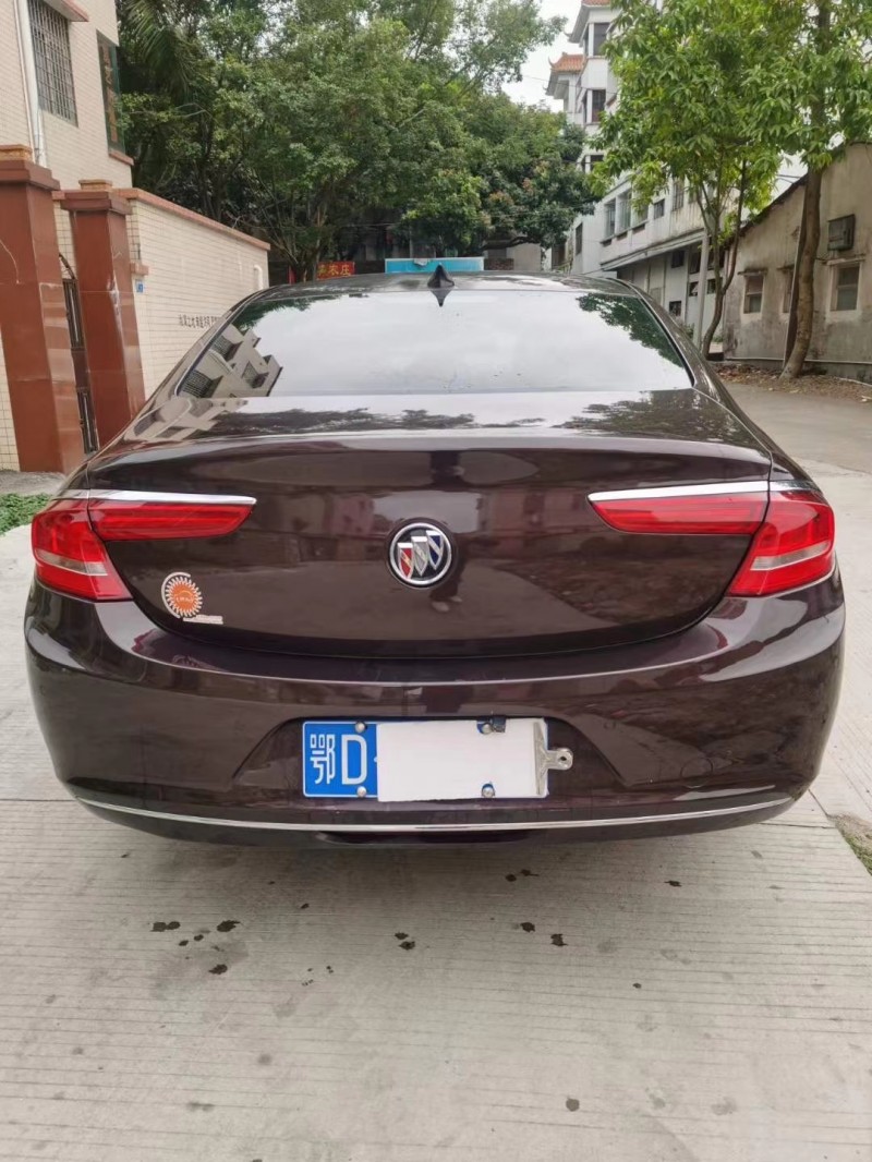 中山17年别克君越2