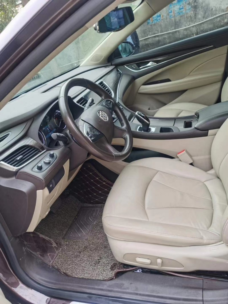 中山17年别克君越7