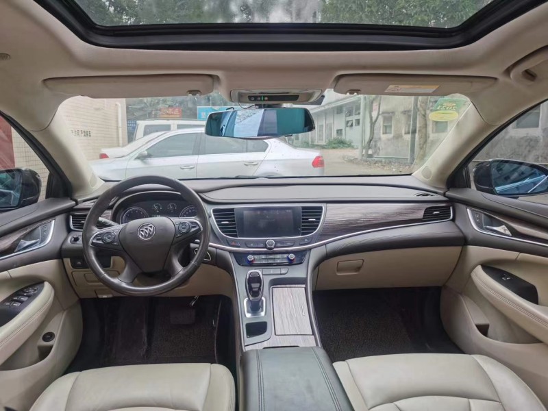 中山17年别克君越9