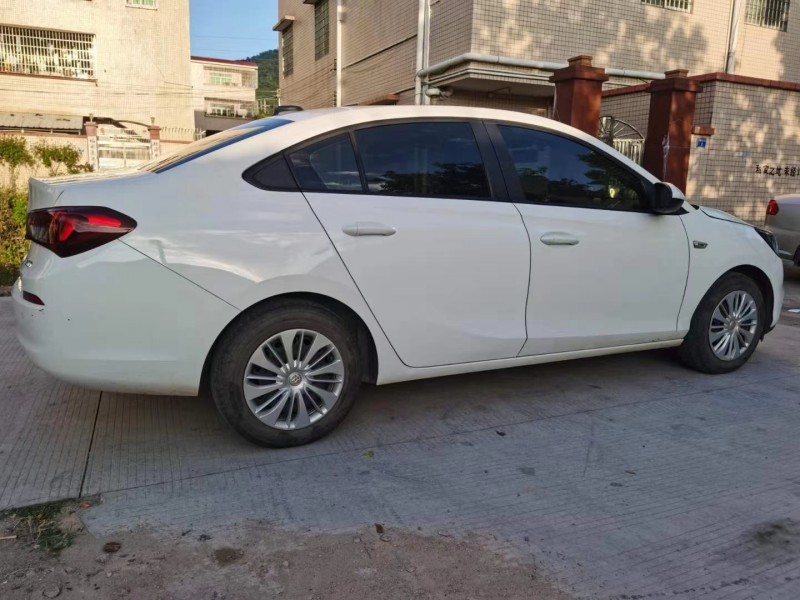 中山18年别克凯越4