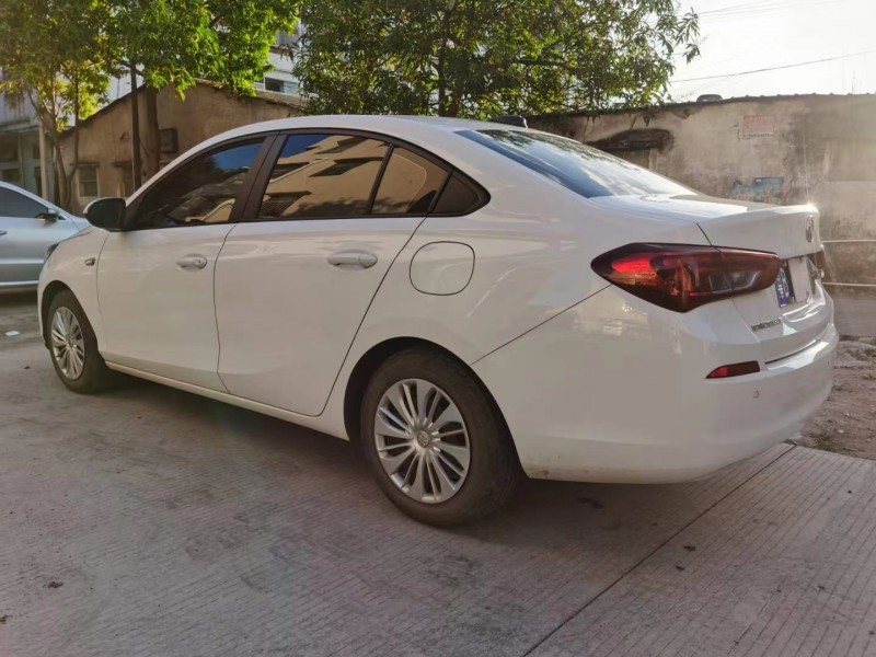 中山18年别克凯越5