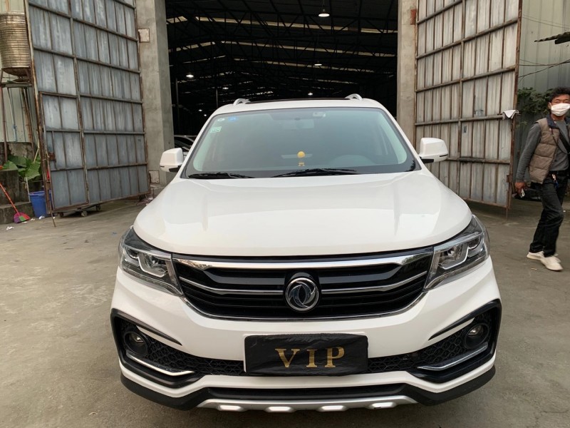 成都18年东风景逸8