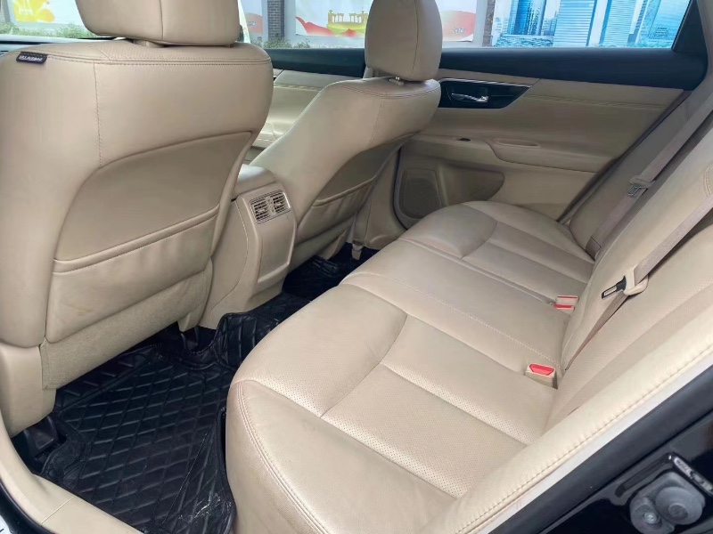 广州18年日产天籁8