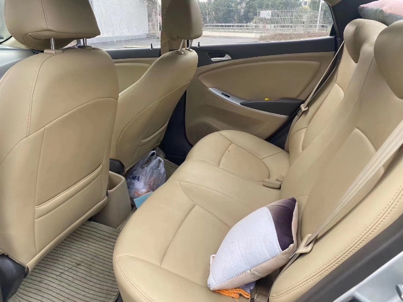 广州13年现代瑞纳3