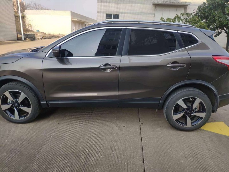 武汉19年日产逍客5