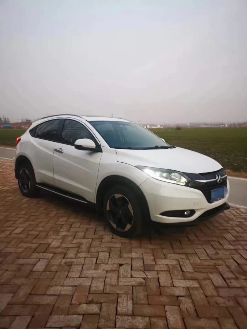 济宁15年本田缤智3