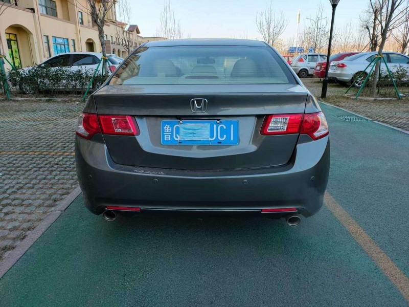 青岛12年本田思铂睿8