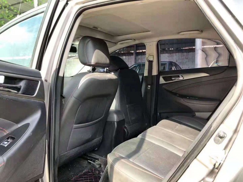 湘潭18年長安汽車逸動9