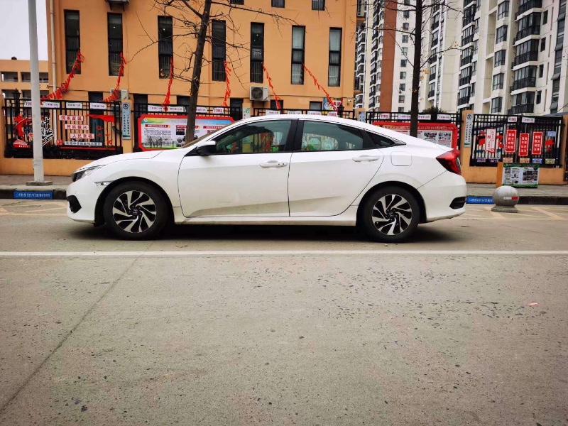 武汉16年本田思域7