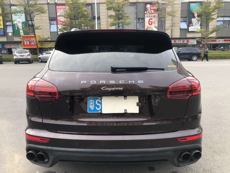 广州16年保时捷卡宴7