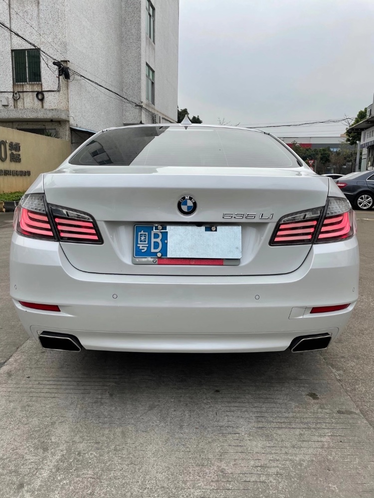 中山16年宝马5系3