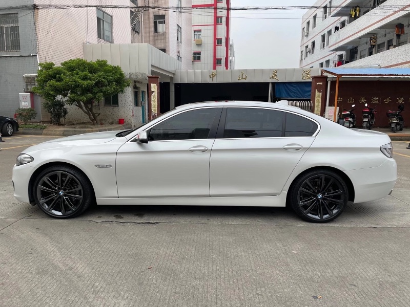 中山16年宝马5系4