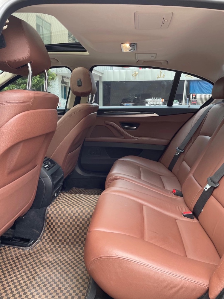 中山16年宝马5系2