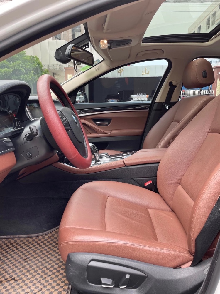 中山16年宝马5系7