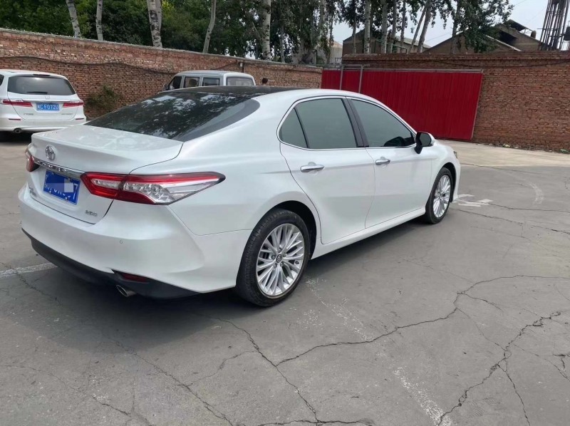 保定18年丰田凯美瑞4