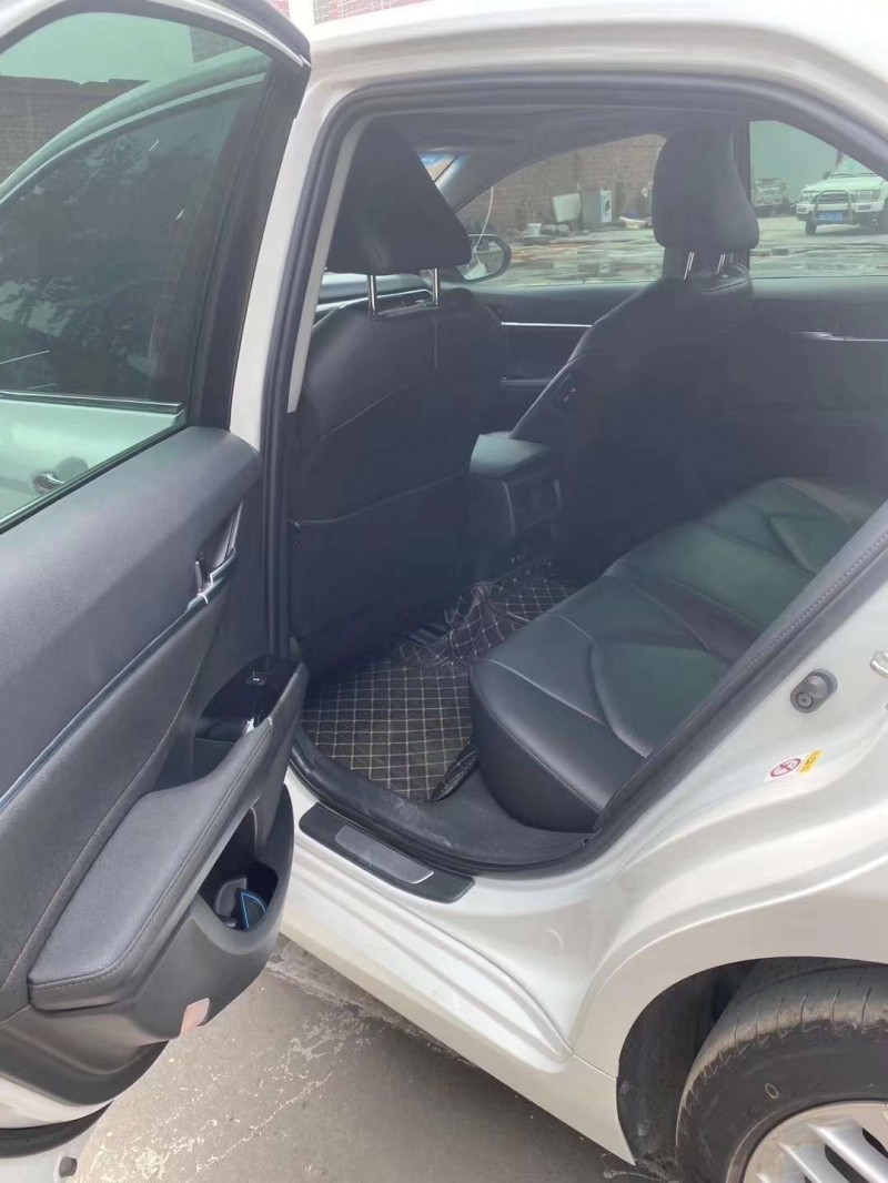 保定18年丰田凯美瑞7