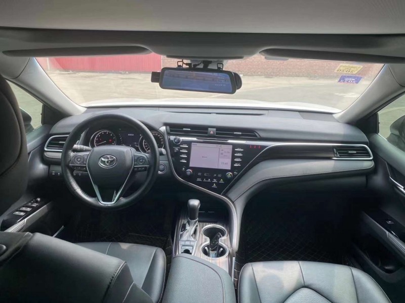 保定18年丰田凯美瑞8