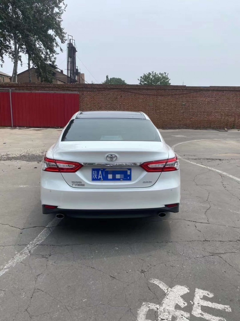 保定18年丰田凯美瑞9